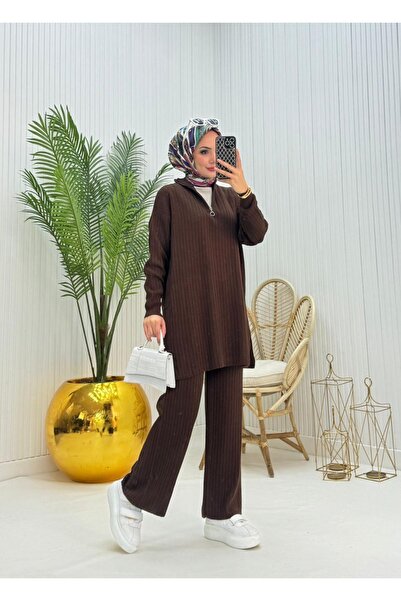 MAY MARA ŽENSKI KOMPLET OD 2 DELA OD PLETIVA SA ZAKLOPOM I DETALJIMA PROREZA