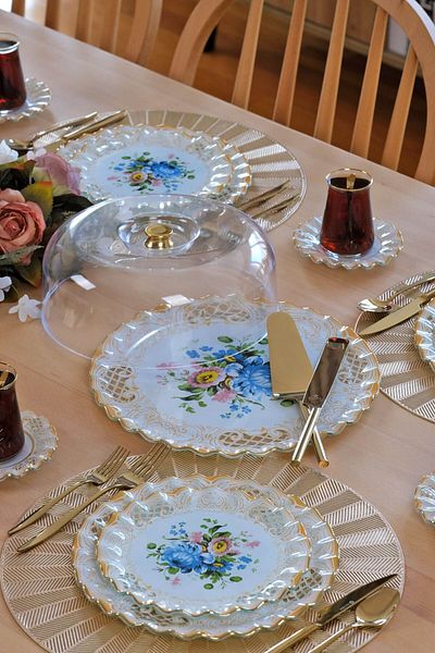 Glore Tiete Gold Gilded Glass Cake Bowl