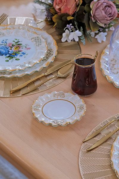 Glore Tiete Gold Gilded Glass Tea Plate Set for 6 People