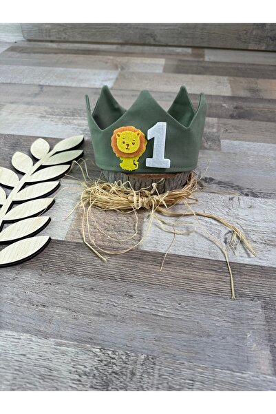 Feriatolye تاج مصنوع يدويًا بعمر سنة واحدة بتصميم سفاري أخضر مع شكل أسد