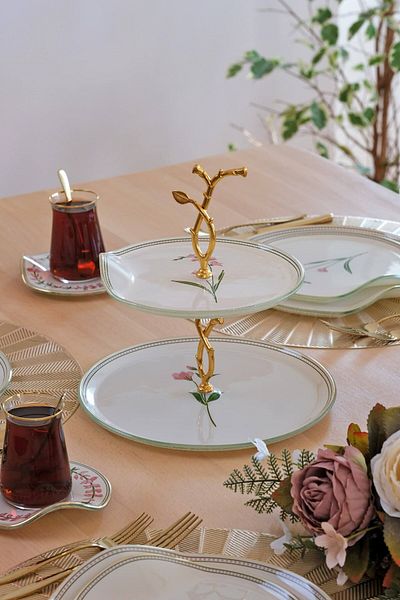 Glore Crocus Gold Gilt Glass Cookie Holder
