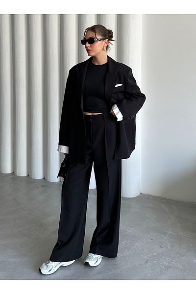 Laluvia Set pantaloni blazer cu detaliu cămașă neagră - 44681