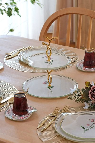 Glore Crocus Gold Gilt Glass Cookie Holder
