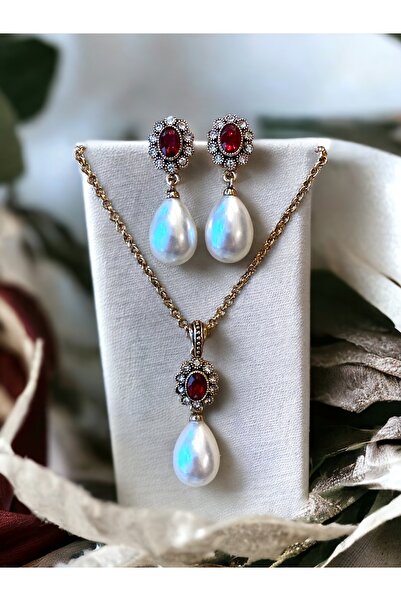 FAYRA ACCESSORIES Yakut Kırmızı Oval Kristal Taşlı Mayorka İnci Kolye ve Mayo...