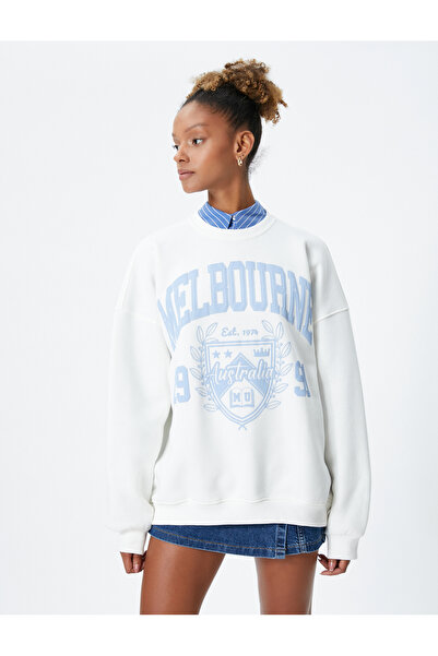 Koton Vysokoškolská mikina s dlouhým rukávem s vyšívaným výstřihem