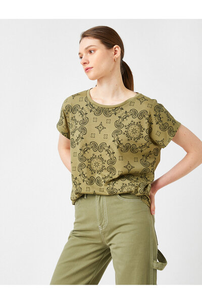 Koton Μπλουζάκι με εμπριμέ κοντό μανίκι με λαιμόκοψη