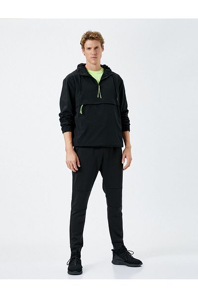 Koton Jogger-Jogginghose mit Spitzennähten an der Taille und Reißverschlusstasche