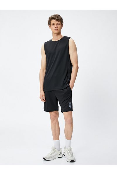 Koton Sportler-Tanktop mit Streifendetail, ärmellosem Rundhalsausschnitt