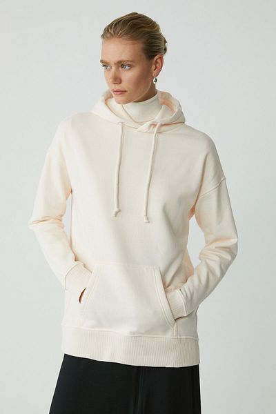 ETHIQUET Ecrufarbenes Damen-Sweatshirt von Carly Modest – Oversize-Passform mit Fleece, weichem Kapuzenpullover und Kängurutaschen-Detail
