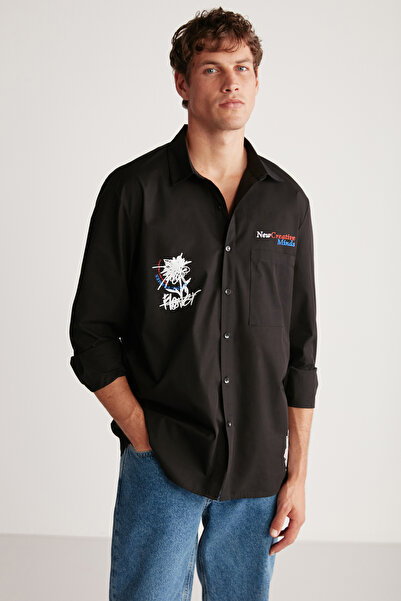 GRIMELANGE Mılton Erkek Regular Fit Standart Kesim %100 Pamuk Kalın Dokulu Baskı Ve Yazı Nakışlı Siyah Gömlek