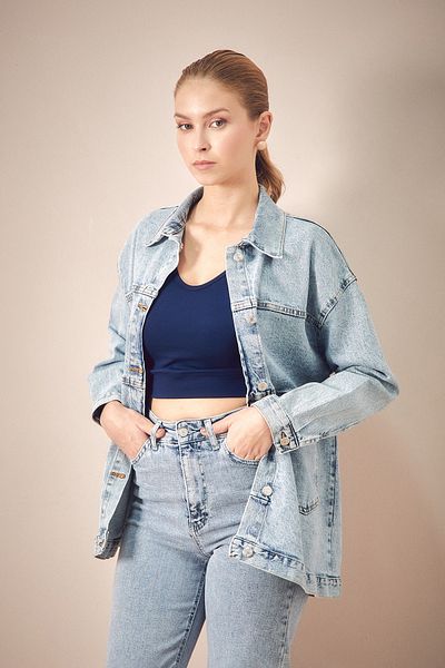 Fulla Moda Jachetă de denim oversize cu buzunar dublu cu nasturi de bază