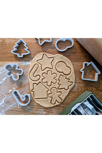 CMHOME Christmas Cookie Mold - Set of 10 Santa Claus, Snowman and Christmas Tree
