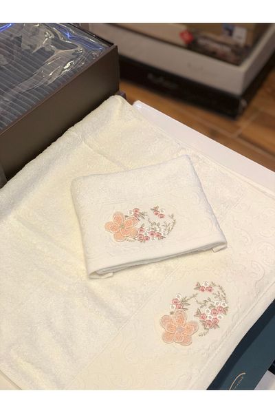 Fiesta 3D Embroidered Daisy Mother-Daughter Towel Set - Cream/Salmon