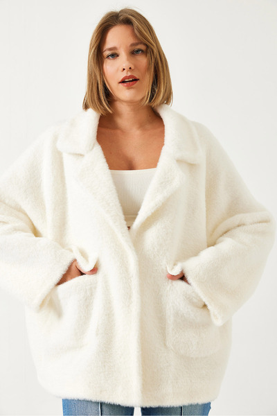 Bianco Lucci Women's Double Pocket Oversize Plush Coat 1611 60261097