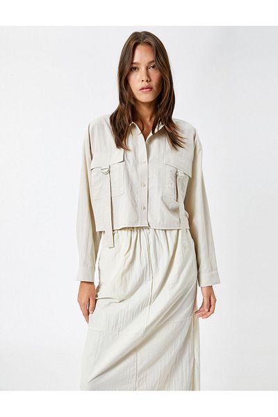 Koton Crop-Shirt mit Cargo-Taschenknöpfen und Metallaccessoires