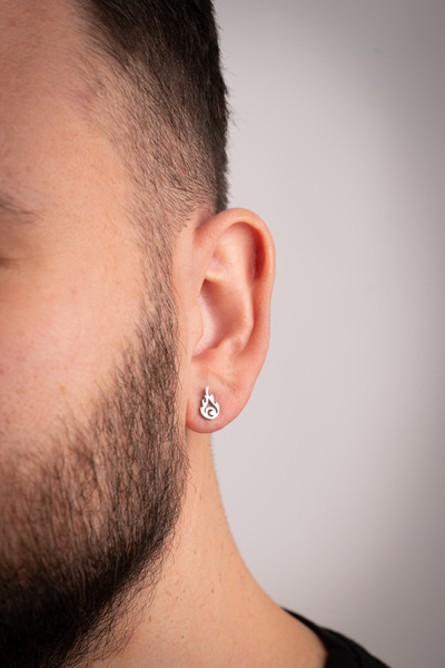 Piercing Market Steel & Silver Erkek Çelik Özel Tasarım Ateş Figürlü Küpe Kararma Solma Yapmaz