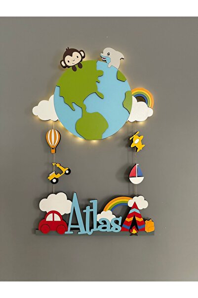 Atölye Selçukum Dünya Macera Işıklı Ahşap Bebek Kapı Süsü