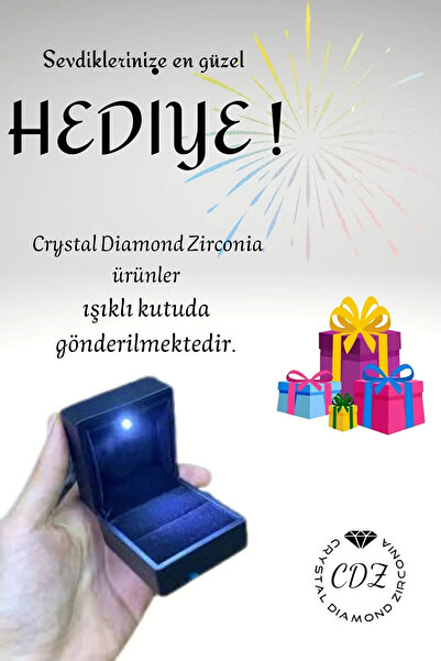 Crystal Diamond Zirconia Işıklı kutuda 0.45 karat baget pırlanta kolye