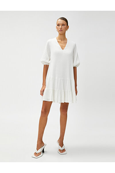 Koton Minikleid mit Ballonärmeln, gestuft, kurzer V-Ausschnitt