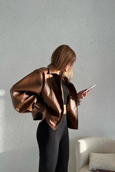 mypagebutik Hellbraune Lederjacke mit Ballonärmeln