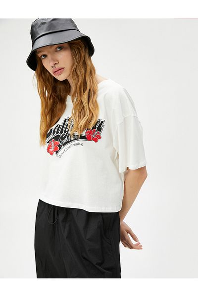 Koton Crop T-Shirt με εμπριμέ λαιμόκοψη με κοντό μανίκι βαμβακερό