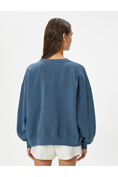 Koton Κολλεγιακό φούτερ με στάμπα με μακρυμάνικη λαιμόκοψη και άνετη εφαρμογή