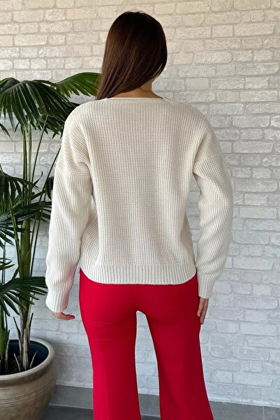 GÜLSELİ Cream Knitwear Cardigan with Heart Embroidery Detail