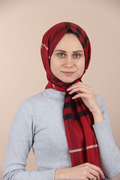 Sima شال منقوش باللون الأحمر من بربري