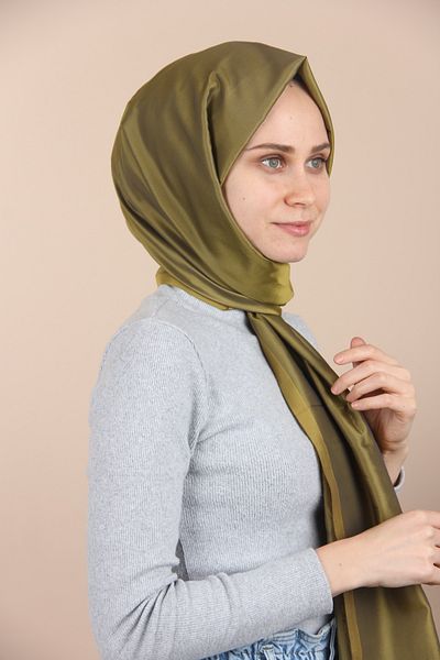 Sima شال من التول باللون الأخضر الزيتي