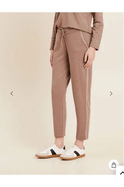 MAXLEVEL MODA ΓΥΝΑΙΚΕΙΟ ΑΘΛΗΤΙΚΟ ΠΑΝΤΕΛΟΝΙ ΑΣΗΜΙ ΜΕ ΤΣΕΠΕΣ ΚΑΙ ΛΕΠΤΟΜΕΡΗ ΡΙΓΕΣ ΣΤΗΝ ΠΛΕΥΡΑ