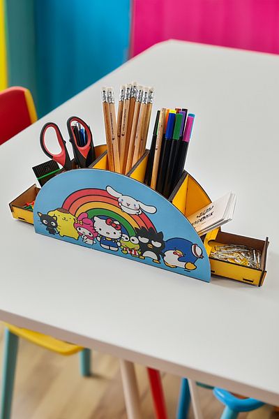 Vagonik Hello Kitty Organizator decorativ din lemn pentru pix cu 7 ochi, cu sertar
