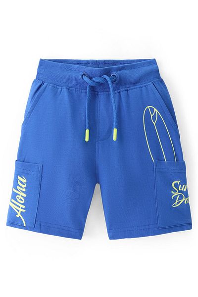Pine kids شورت تيري بطول فوق الركبة بطبعة نصية - أزرق