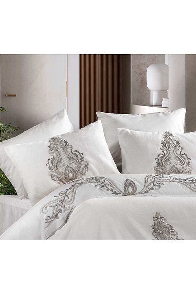 KÜBRAHOME'S Tiara 3 pcs blanket set cream - glazed