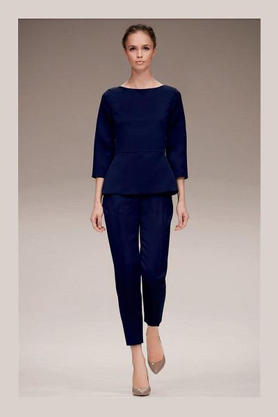 Escada Classic Navy Blue Trousers with Skinny Leg Pockets