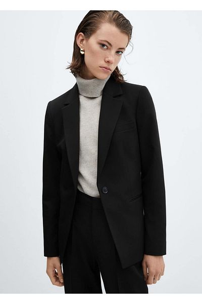 MANGO Woman Gesteppte, geschnittene Jacke