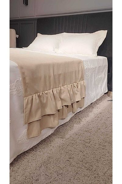 Hobizer Textile Mother's Day Bed Runner Double Ruffle Cream