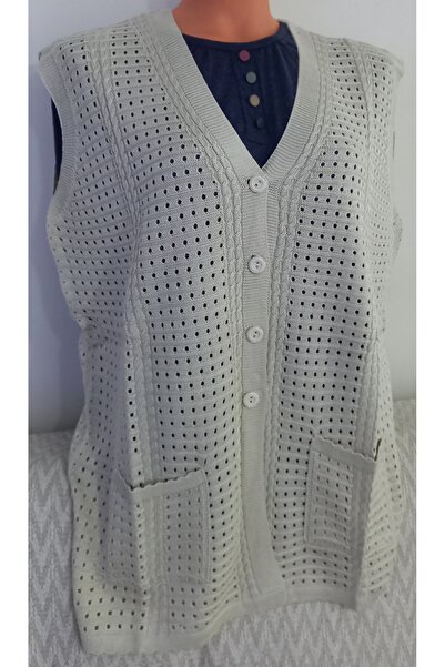 Anne Er Clothing - Mother Seasonal Knitwear Vest with Buttons and Double Pockets, Cream