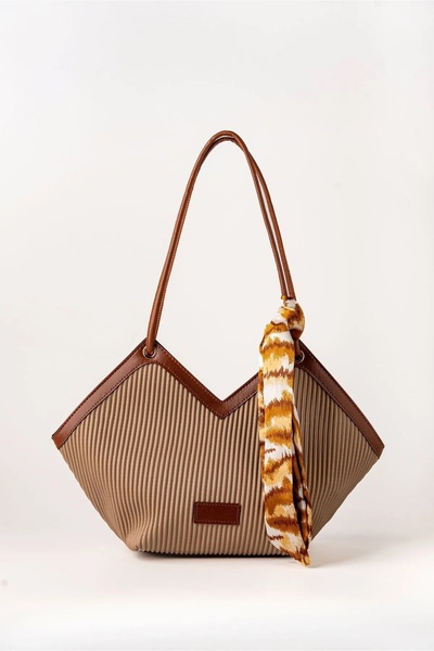 sinmm Τσάντα με φερμουάρ με ιμάντα ώμου - Λεπτομέρεια με μαντήλι