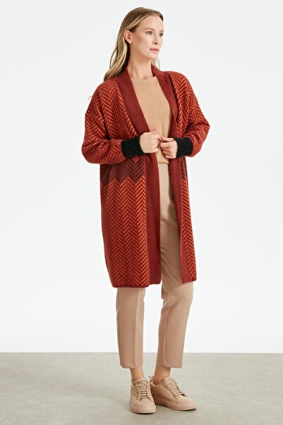 Tığ Triko Zigzag Desenli Kontrast Manşetli Mink Triko Hırka TABA