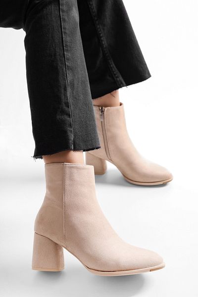 Shoeberry Haylee Beige Wildleder-Stiefel für Damen Beige Wildleder
