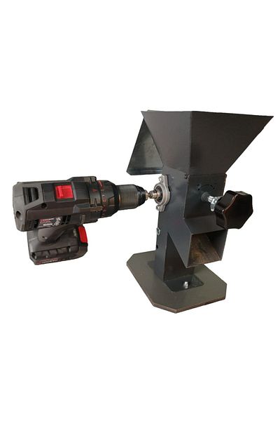 BİLGİN Bilgin B15 Manual Handle Almond Nut Walnut Crushing Machine-Drill Compatible