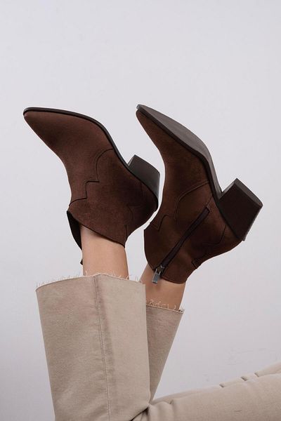 sovrana Brown Suede Short Cowboy Boots