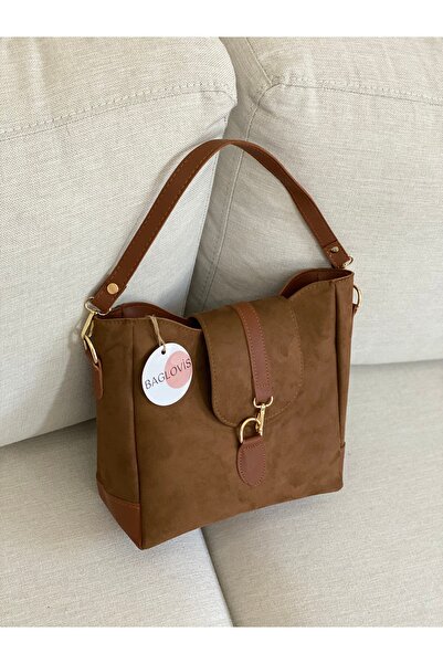 BAGLOVİS KAPAĞI KANCA ASKI DETAYLI SÜET TABA KADIN OMUZ ÇANTASI