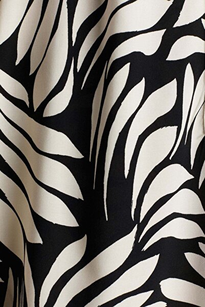 H&M Balloon-sleeved blouse