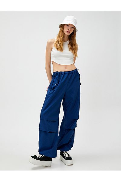 Koton Fallschirmhose mit Taschendetail, Stopper und Druckknopfverschluss