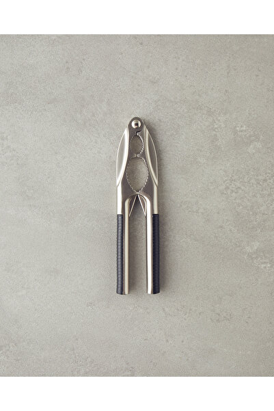 English Home Rowena Metal Walnut and Hazelnut Cracker Kitchen Utensil 17 cm Black