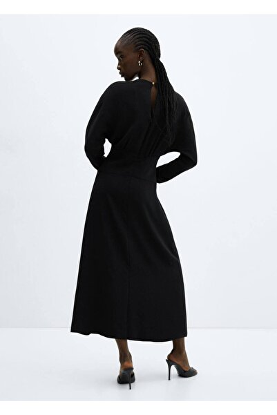 MANGO Woman Yırtmaçlı çapraz dekolteli elbise