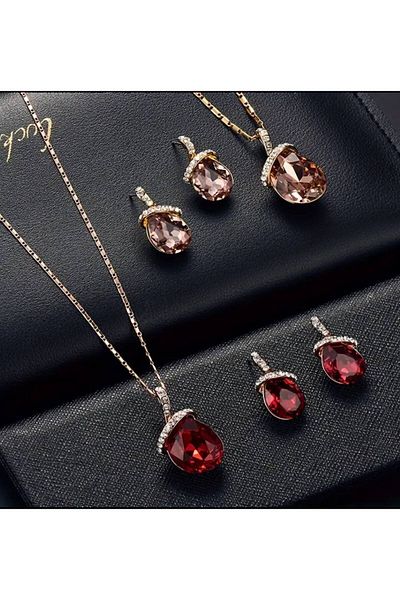 Butik مجموعة قلادة أقراط على شكل قطرة الماء