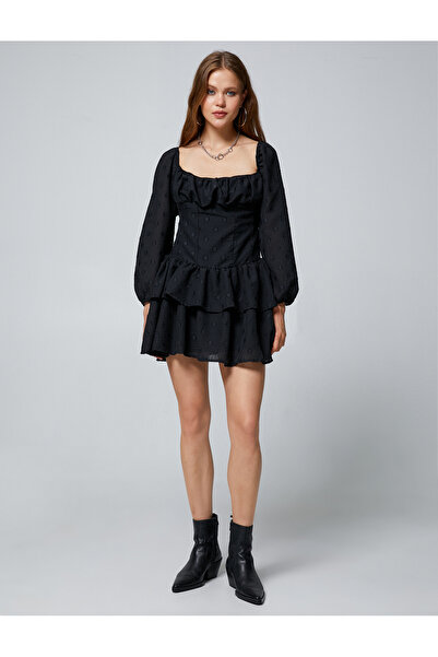 Koton Mini šaty se čtvercovým výstřihem s balonovými rukávy s texturou poskakovat