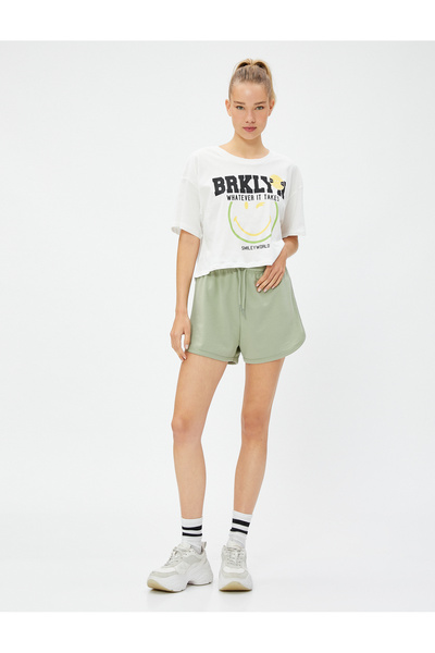 Koton Μίνι σορτς με δαντέλα στη μέση άνετο κόψιμο